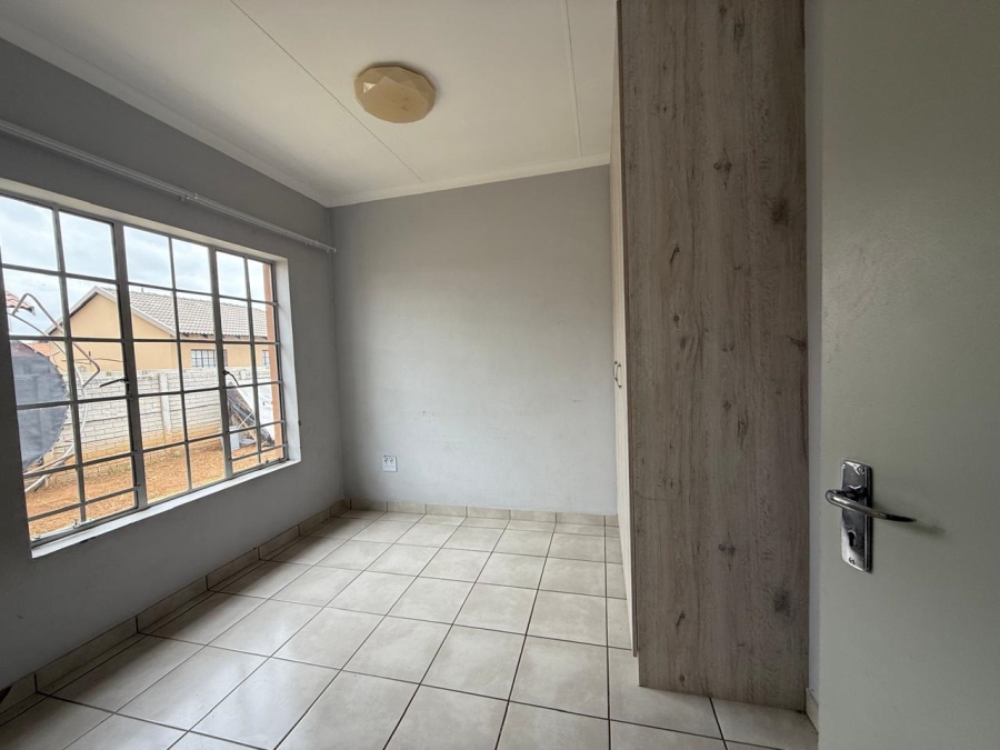To Let 3 Bedroom Property for Rent in Waterkloof East North West